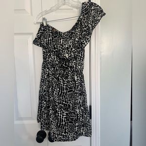 One shoulder women’s black and tan patterned dress size S